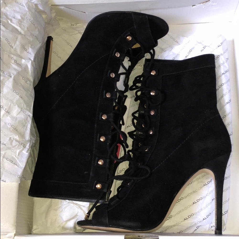 Aldo black booties 7 women - used